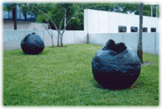 Houston, MFA Cullen Sculpture Garden - Lucio Fontana